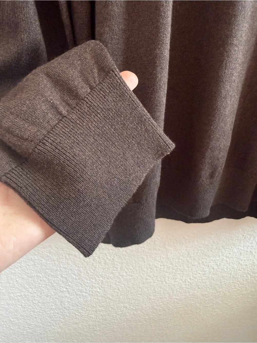 Banana Republic Men’s Brown Silk, Cotton & Cashmere Luxury Blend V-Neck Sweater